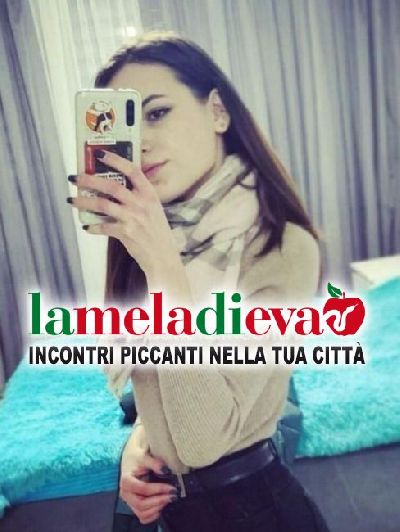 GIOVANE ITALIANA (abile e dolce massaggi...