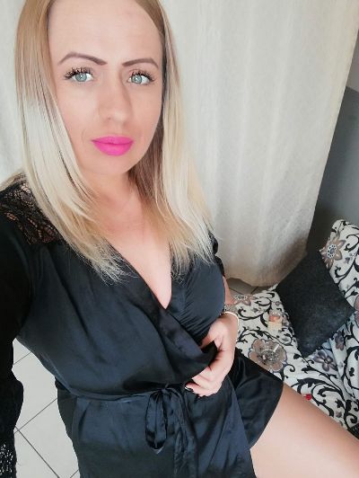 Alice bellissima bambolina bionda