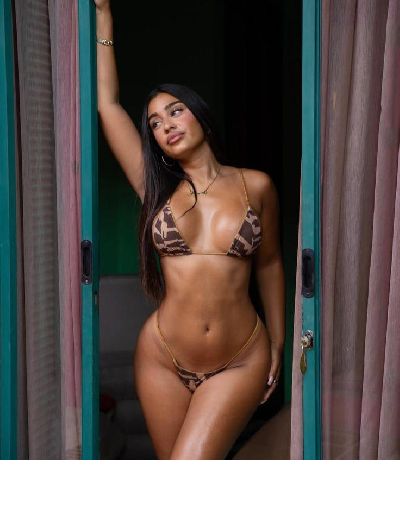 BELLISSIMA BAMBOLA DA URLO