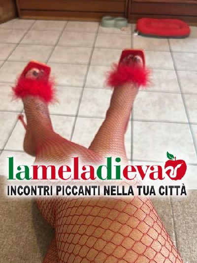 BELLA SUDAMERICANA CON DELLE BELLE CURVE...
