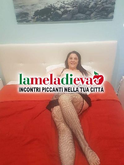 CINZIA LA VIZIOSA MILF ITALIANA IN CARNE...