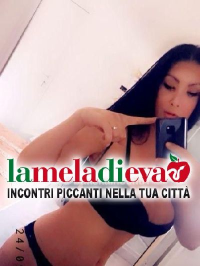 Rosi bellissima ragazza italiana calda e...