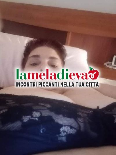 Milf Annalisa caldissima italiana...