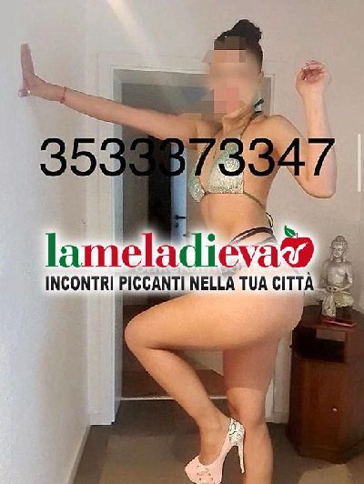 LAURA BELLA RAGAZZA LATINA INTRIGANTE AR...