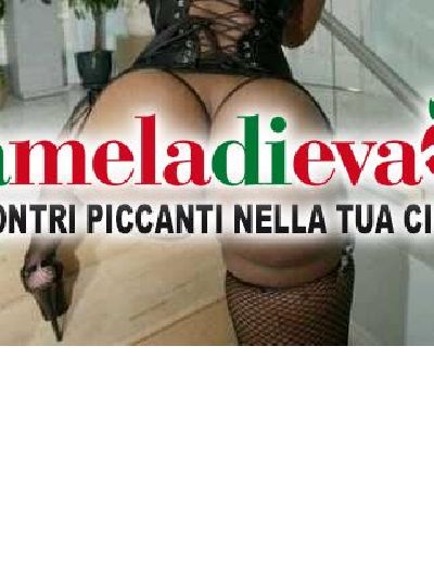 Bellissima mulatta infuocata, color cann...