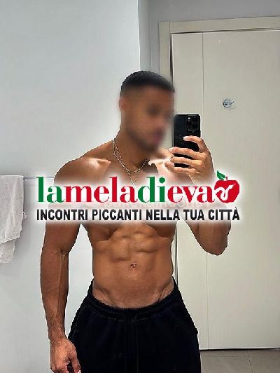 NICOLAS È A TUA DISPOSIZIONE

Sono un r...