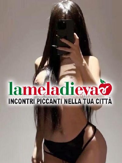 RAGAZZA ORIENTALE PICCOLINA 25 ENNE TROI...