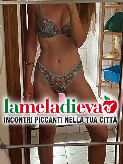 VIVIANA, ITALIANA 32 ANNI, APPENA ARRIVA...