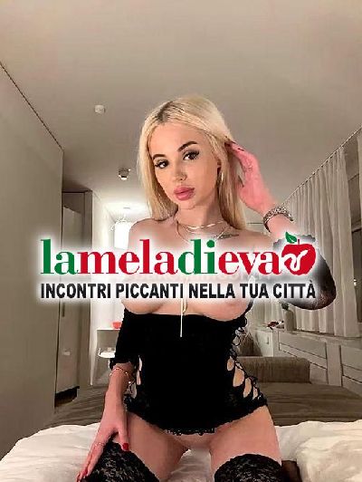 SONO UNA GIOVANE RAGAZZA PORCELLINA DI 2...