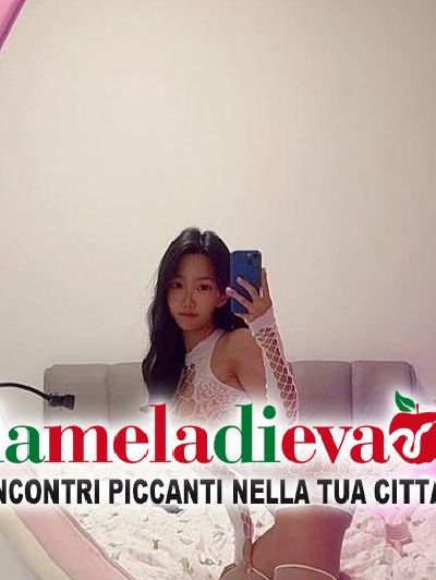 RAGAZZA ORIENTALE PICCOLINA  TROIETTA AD...