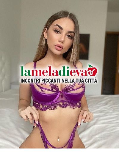 NATALIA UNGHERESE RITORNATA PIÙ BELLA D...