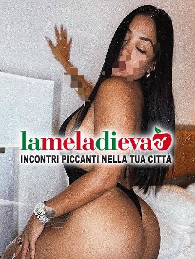 SONO UNA GIOVANE RAGAZZA PORCELLINA DI 2...