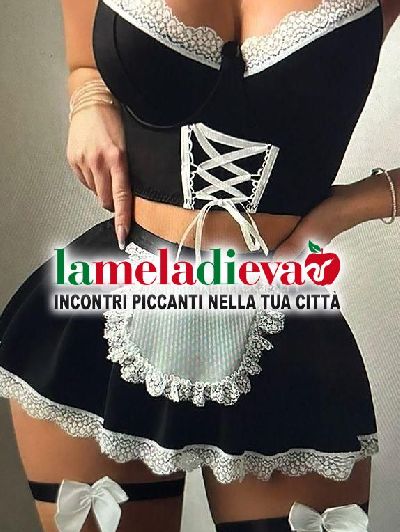 BELLA MILF BIONDA ITALIANA CERCA COMPAGN...