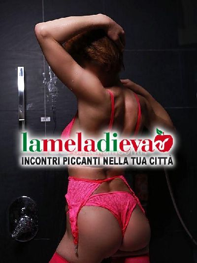 Ragazza PORCELLINA, nata a MILANO e ITAL...