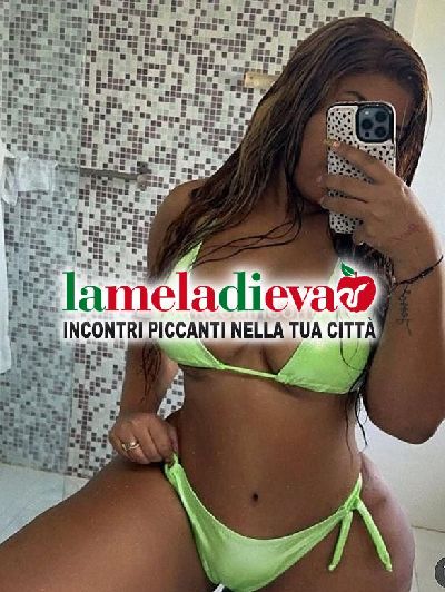 "APPENA ARRIVATA ASHLEY ❤️ 🍾...
